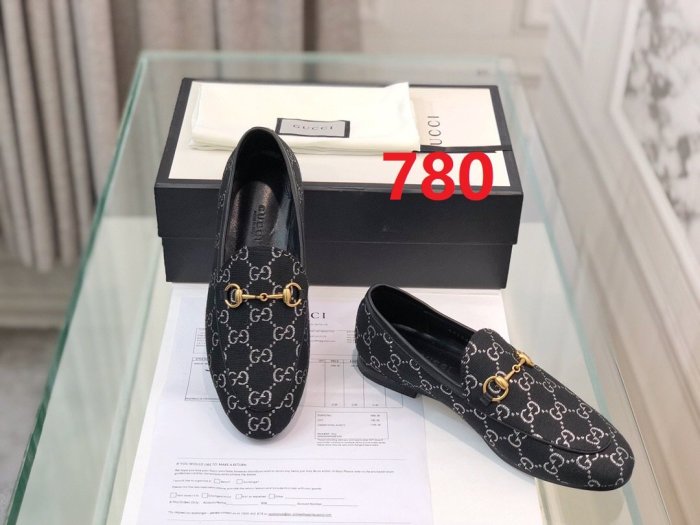 flat shoes  size 35-44,with box, SS60-780