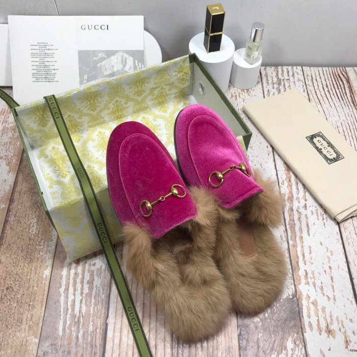 flat fur shoes, size 35-44, with box, SS70-810