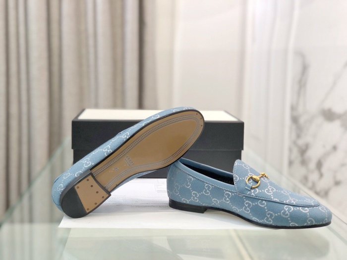 flat shoes  size 35-44, with box, SS60-775