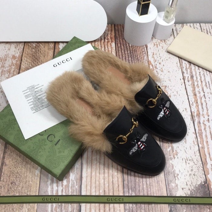 flat fur shoes, size 35-44, with box, SS70-815