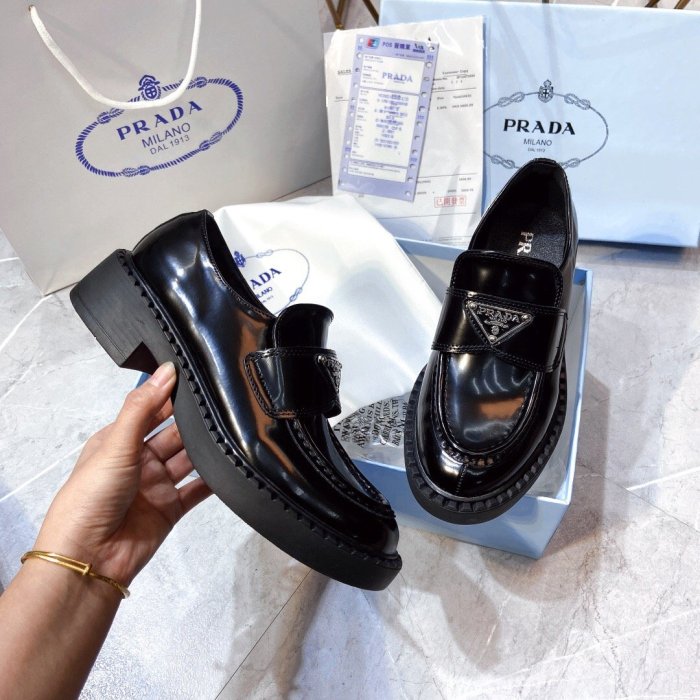 Women flat shoes, size 35-40  with box, SS60-880