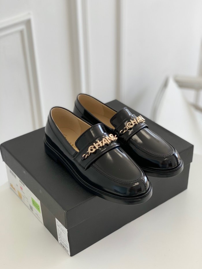 Women flat shoes, size 35-40, with box , SS70-1007