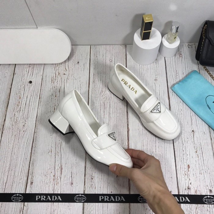 Women flat shoes, size 35-40, with box , SS70-997-998