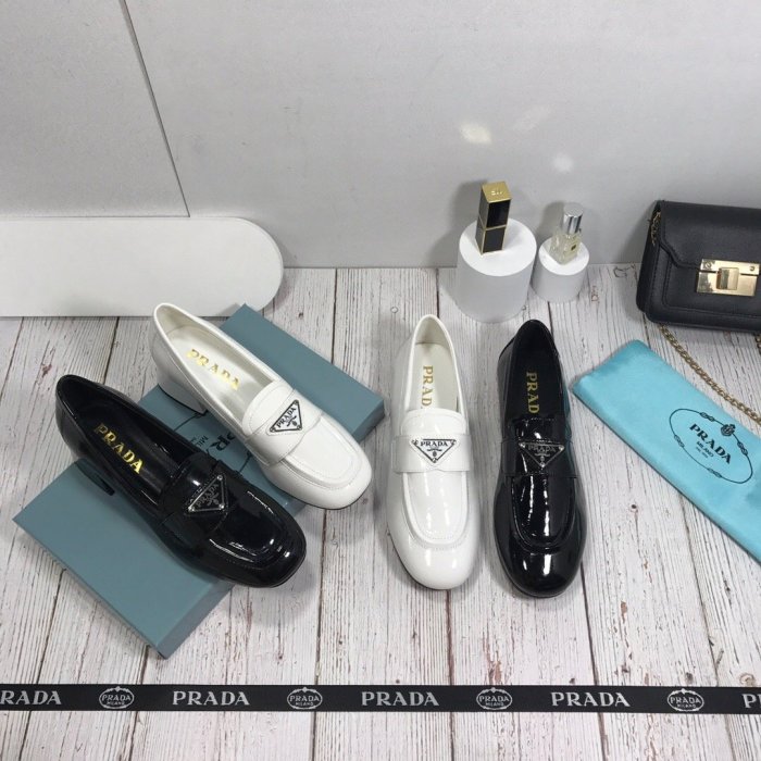 Women flat shoes, size 35-40, with box , SS70-997-998