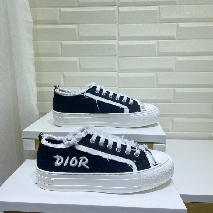 Women flat shoes, size 35-42, with box , SS70-990-993