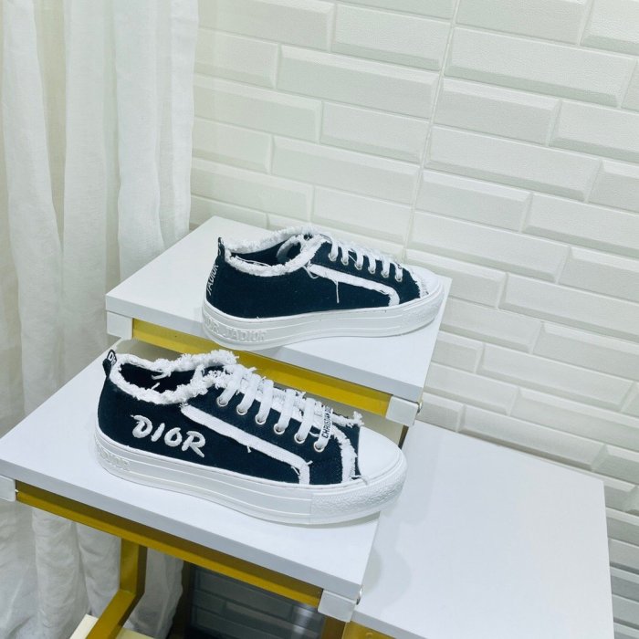 Women flat shoes, size 35-42, with box , SS70-990-993