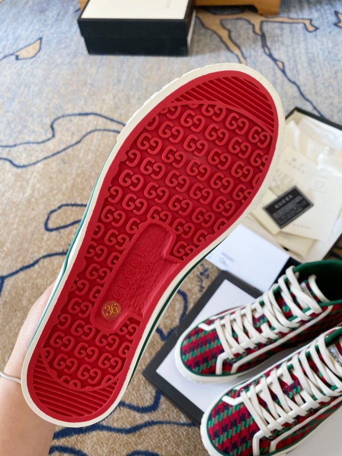 Women men flat shoes, size 35-45, with box , SS88-354
