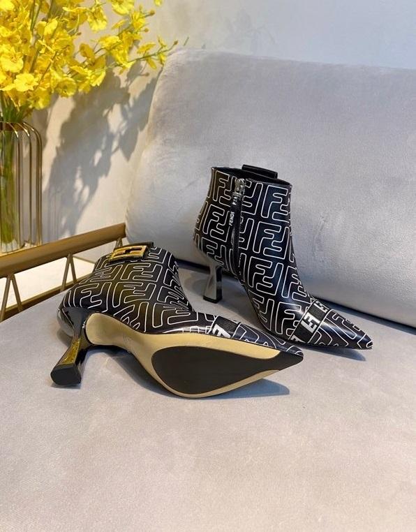 women boot shoes, size 35-41, with box, SS110-119-122