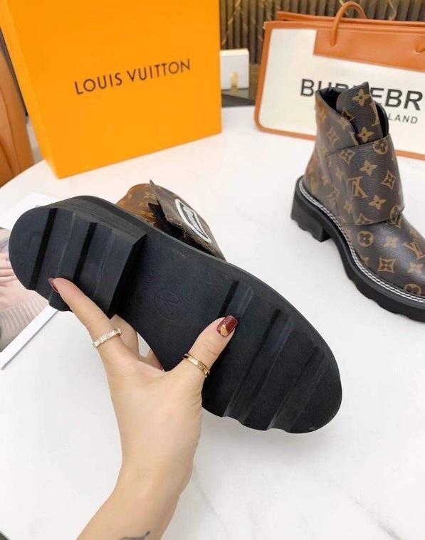 women boot shoes, size 35-40, with box, SS110-111