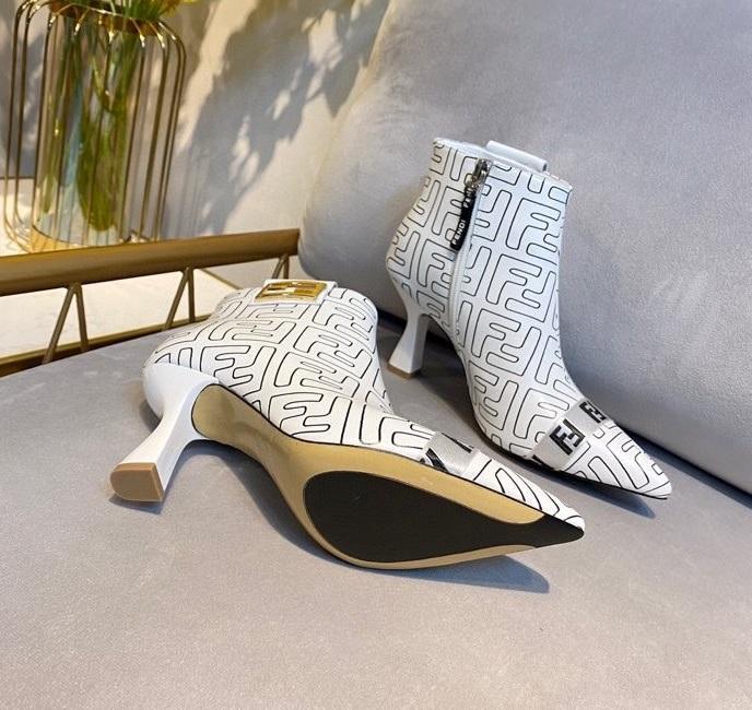 women boot shoes, size 35-41, with box, SS110-119-122