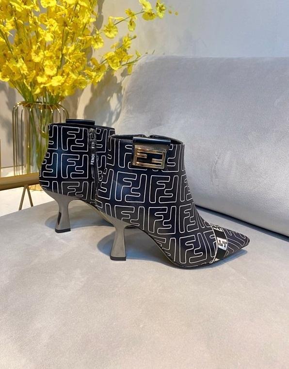 women boot shoes, size 35-41, with box, SS110-119-122