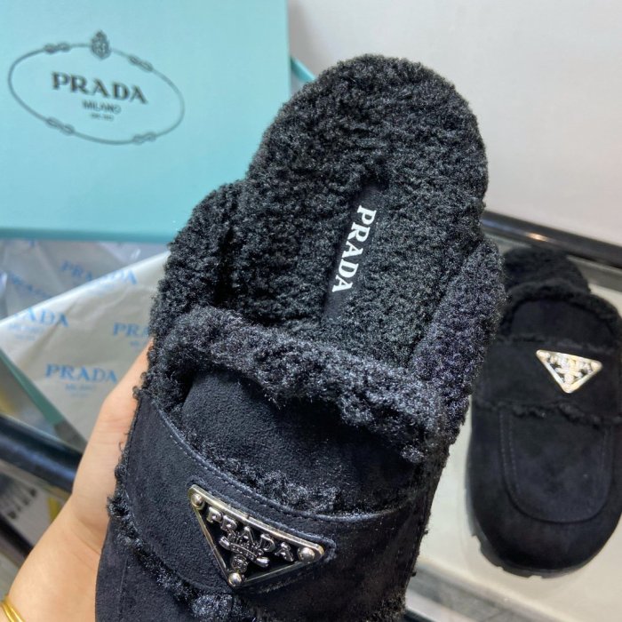 Women flat shoes, size 35-40, with box, SS60-1068-1069