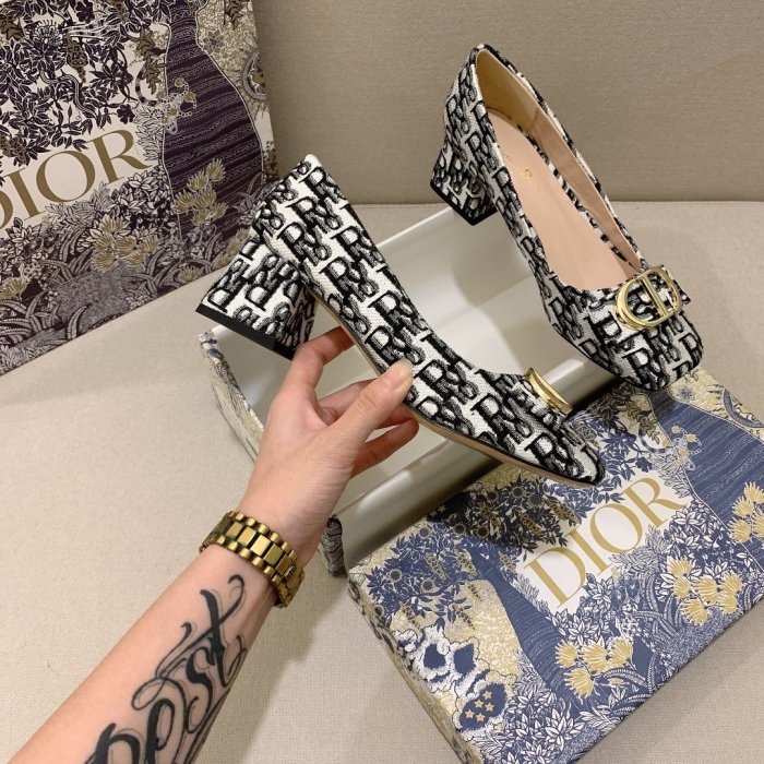 Women heel shoes,heel 5cm,size 34-40, with box, SS70-1027-1029