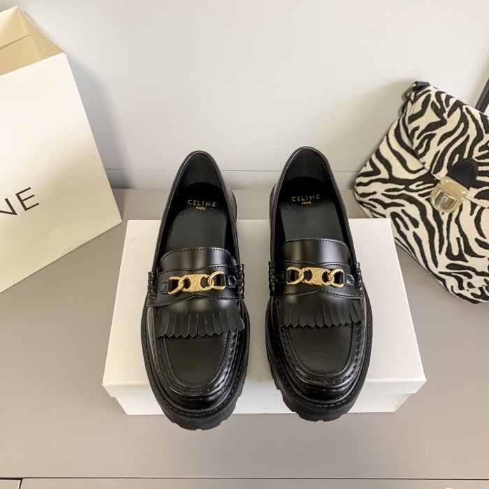 Women flat shoes, size 35-40, with box, SS70-1040