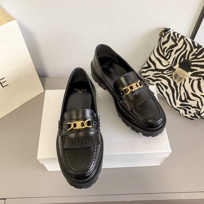 Women flat shoes, size 35-40, with box, SS70-1040
