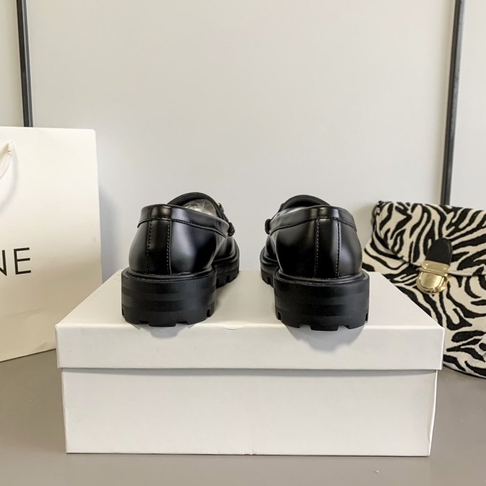 Women flat shoes, size 35-40, with box, SS70-1040