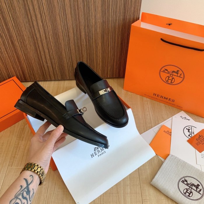Women flat shoes, size 35-42, with box, SS70-1064