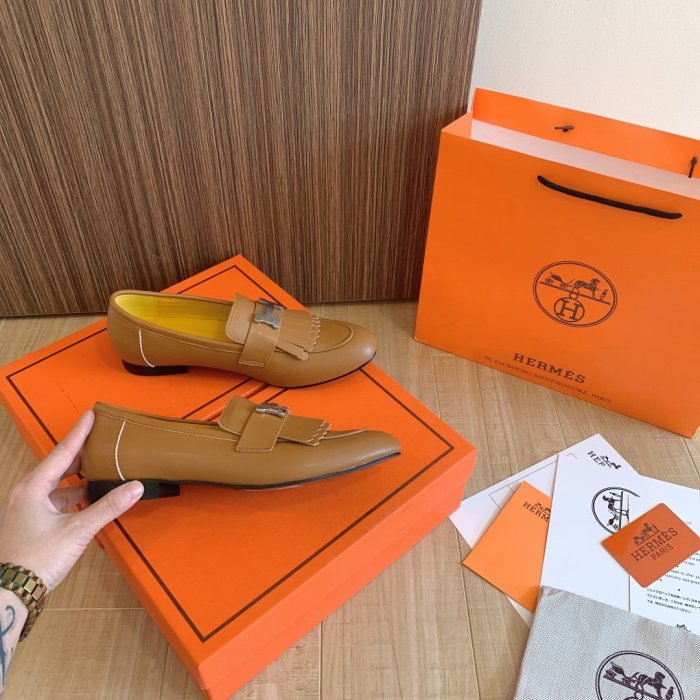 Women flat shoes, size 34-42, with box, SS70-1071