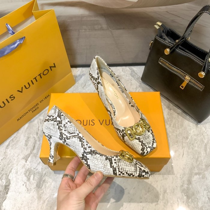 Women heel shoes,size 35-43, with box, SS70-1101-1104