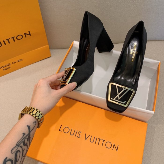 Women heel shoes , heel 7.5cm,size 34-41, with box, SS70-1099-1100