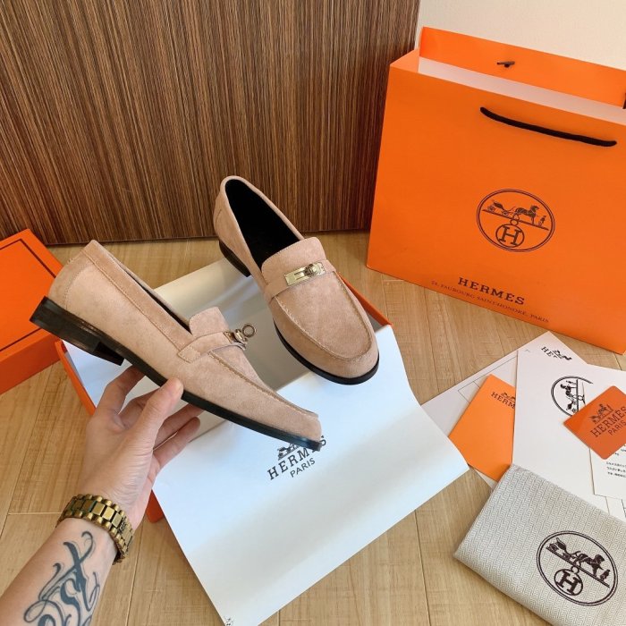 Women flat shoes, size 35-42, with box, SS70-1068