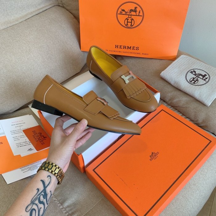 Women flat shoes, size 34-42, with box, SS70-1071