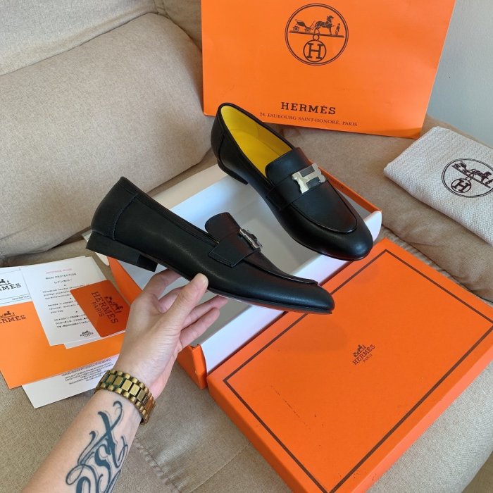 Women flat shoes, size 34-42, with box, SS70-1079