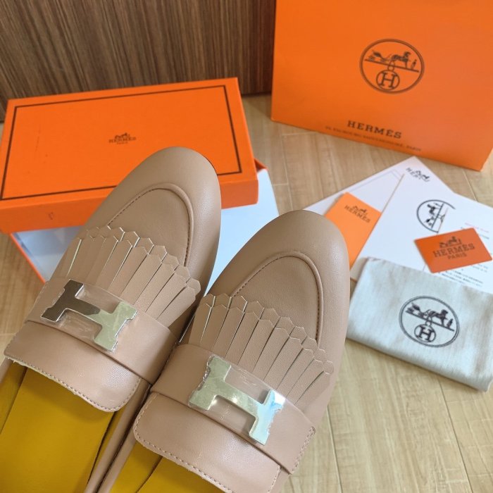Women flat shoes, size 34-42, with box, SS70-1070