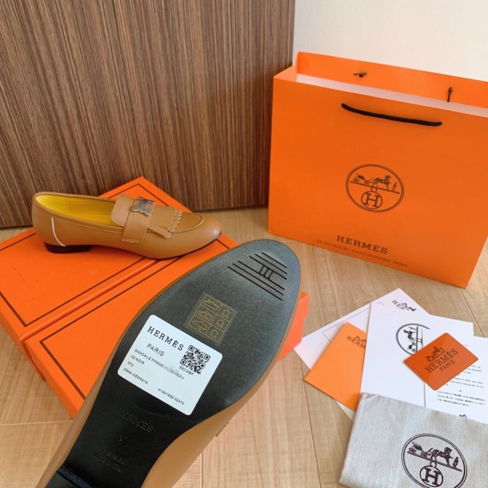 Women flat shoes, size 34-42, with box, SS70-1071