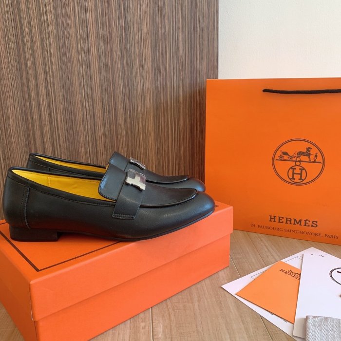 Women flat shoes, size 34-42, with box, SS70-1079