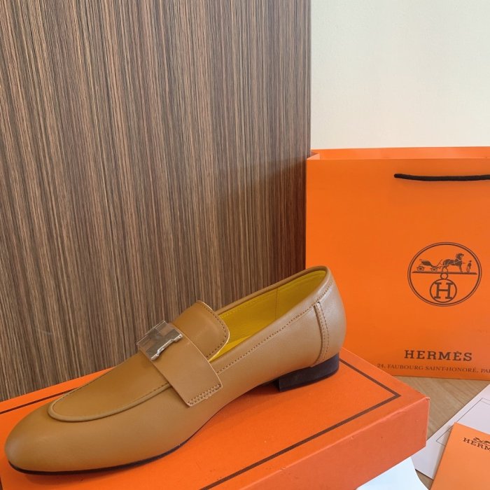 Women flat shoes, size 34-42, with box, SS70-1078