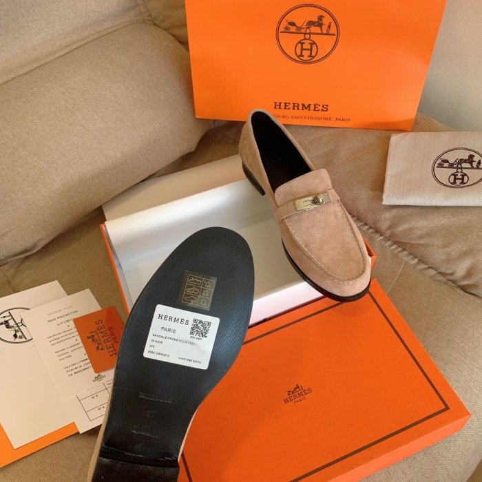 Women flat shoes, size 35-42, with box, SS70-1068
