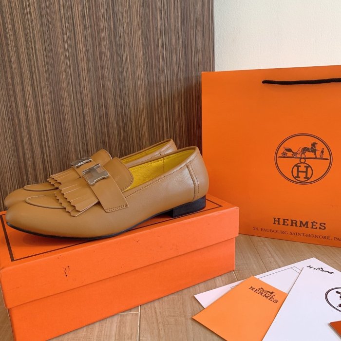 Women flat shoes, size 34-42, with box, SS70-1071