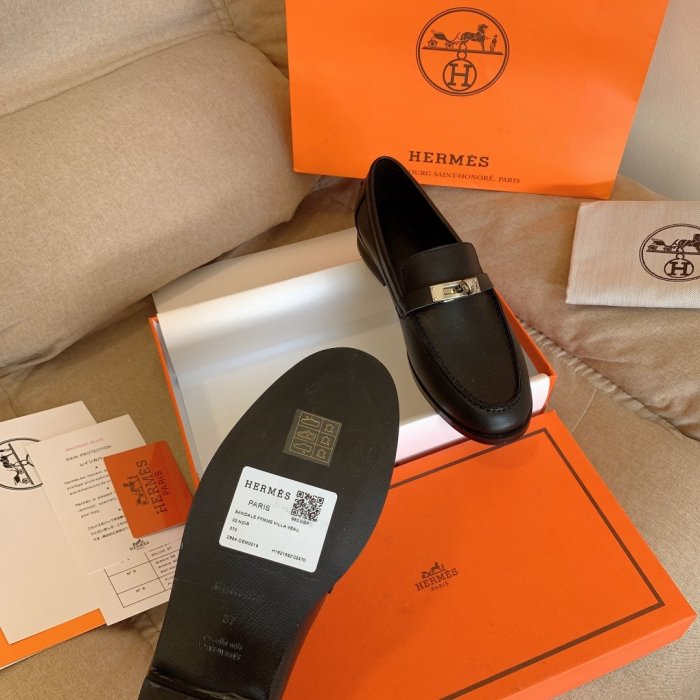 Women flat shoes, size 35-42, with box, SS70-1064