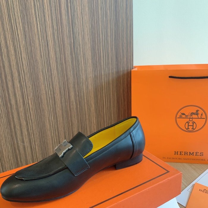 Women flat shoes, size 34-42, with box, SS70-1079
