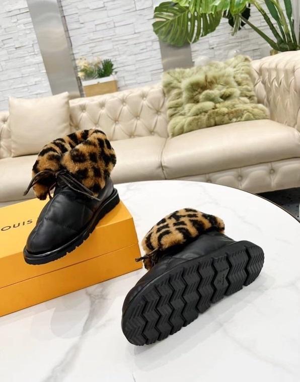 Women flat shoes, size 35-43, with box, SS110-146