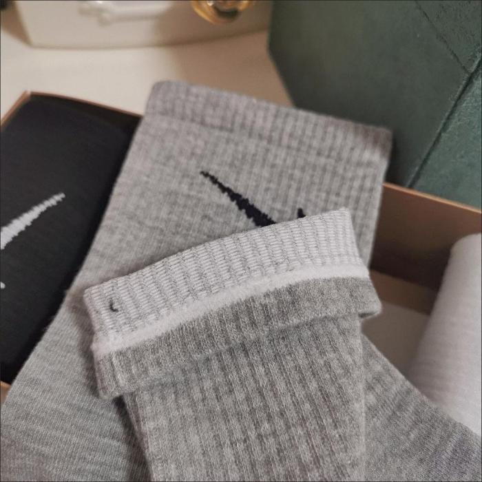 women men cotton socks, pack of 10 pairs,  CL15.5