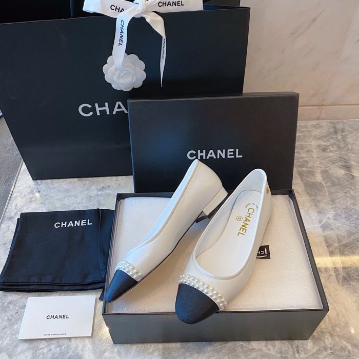 Women flat shoes, size 35-40, with box, SS60-1142-1143