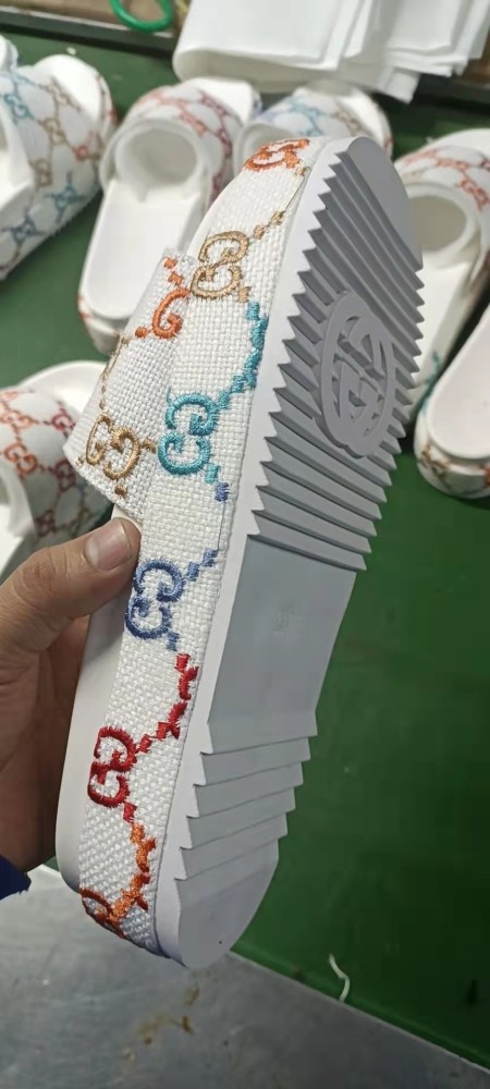 Women embroidery slipper shoes, size 35-44,  with box, SS60-1314