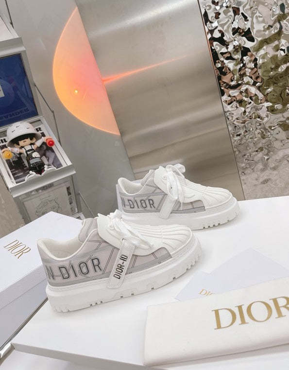 Women flat sneakers shoes, size 35-40, with box, SS88-389-391