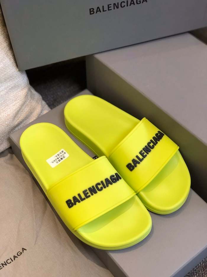 Flat leather sandals slippers , size 35-40  , with box,  SS50-893-898