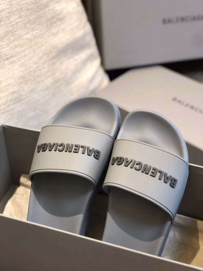Flat leather sandals slippers , size 35-40  , with box,  SS50-893-898
