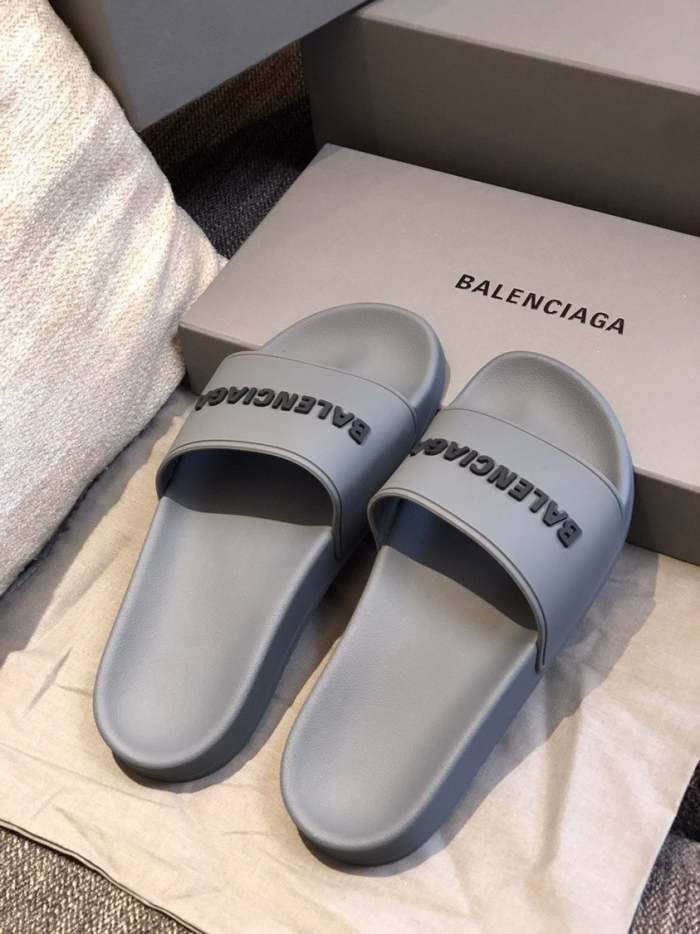 Flat leather sandals slippers , size 35-40  , with box,  SS50-893-898