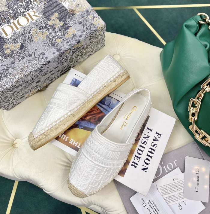 Women flat shoes ,size 35-40,with box, SS60-1333-1334