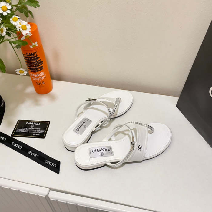Flat leather sandals slippers , size 35-40 , with box, SS60-1328