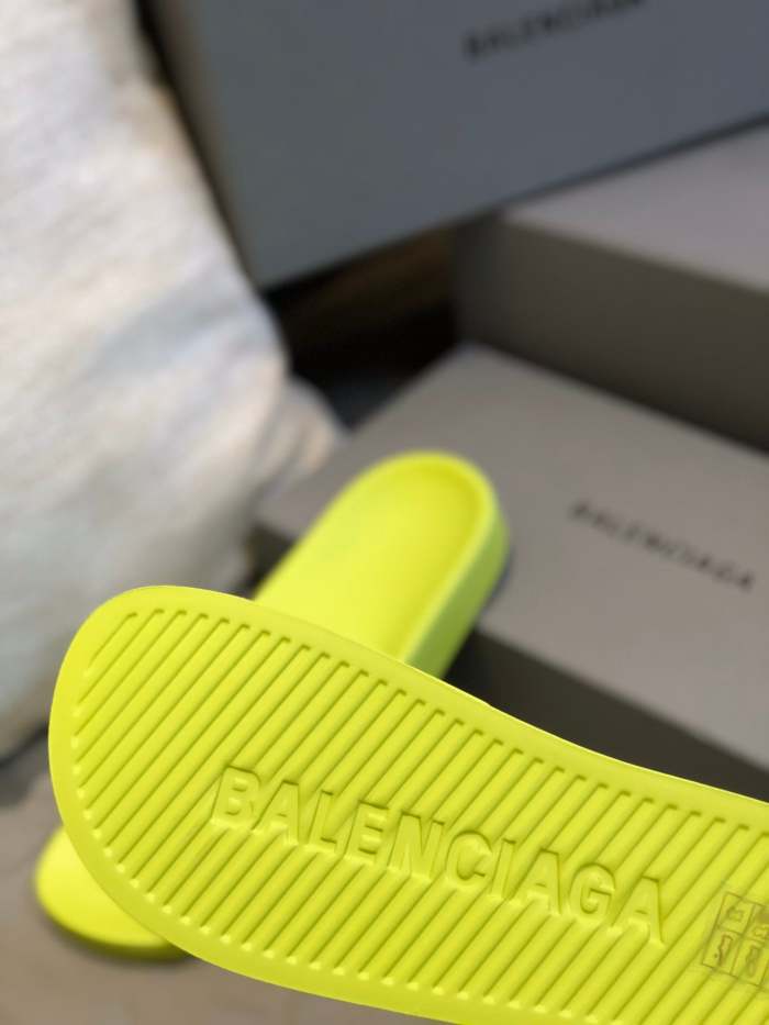 Flat leather sandals slippers , size 35-40  , with box,  SS50-893-898