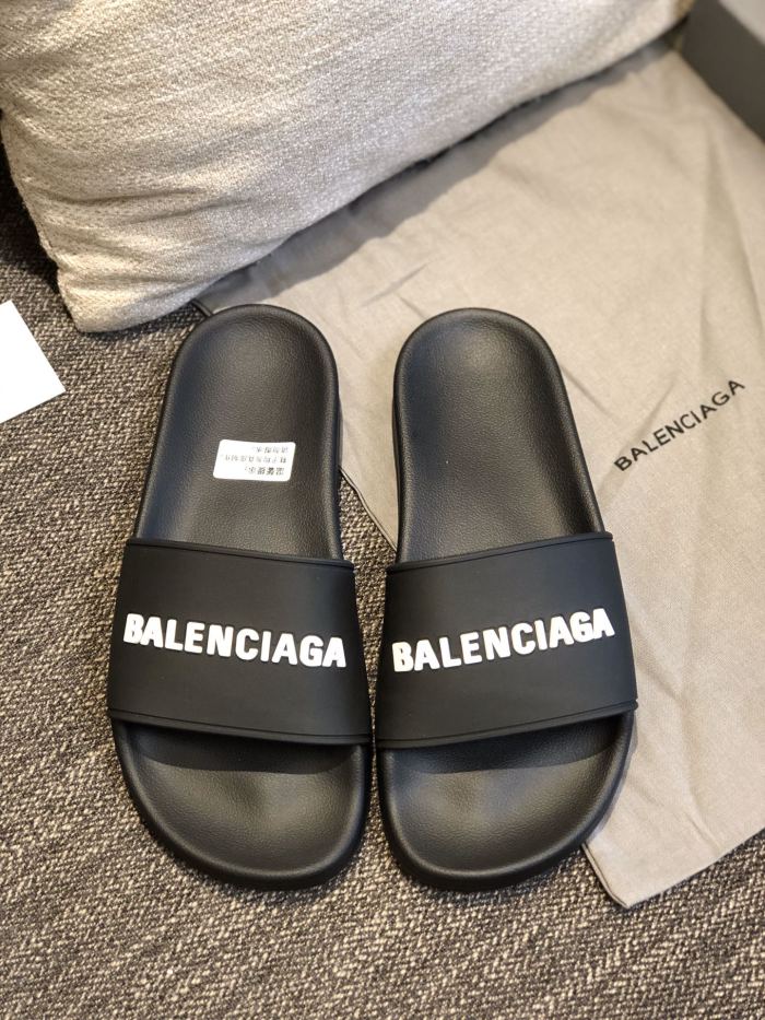 Flat leather sandals slippers , size 35-40  , with box,  SS50-893-898