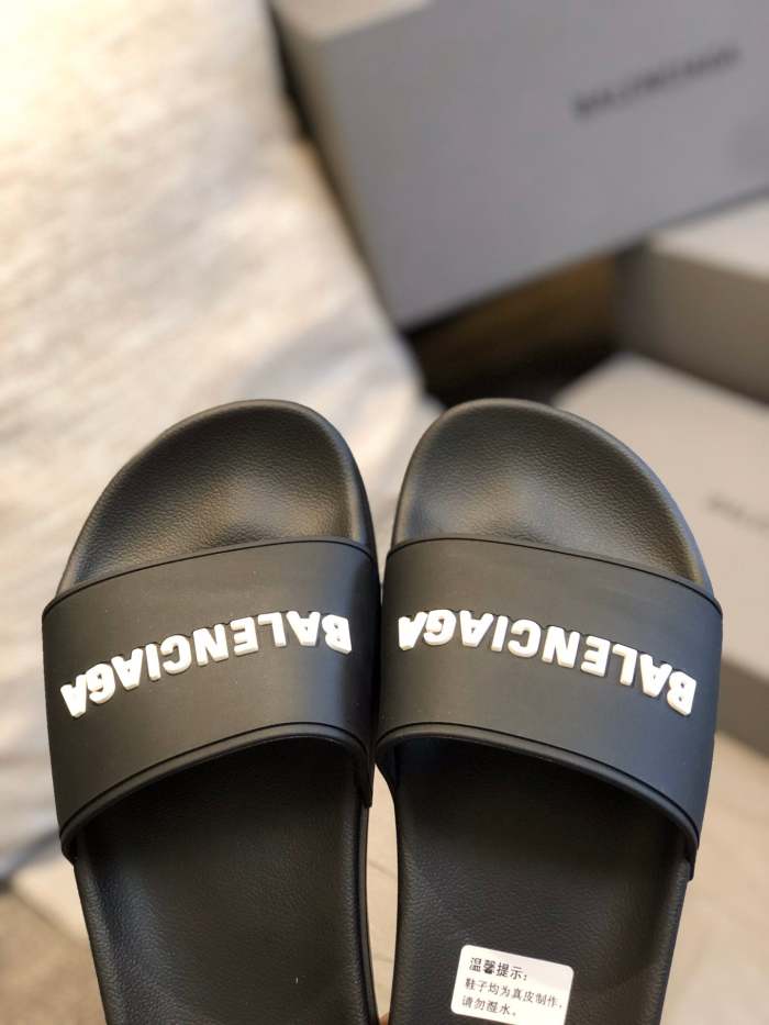 Flat leather sandals slippers , size 35-40  , with box,  SS50-893-898
