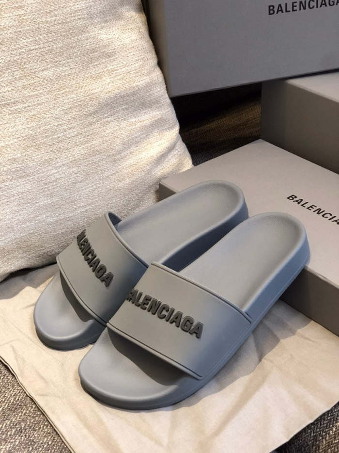 Flat leather sandals slippers , size 35-40  , with box,  SS50-893-898