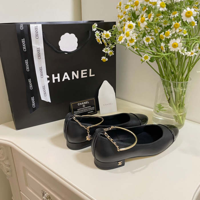 Women flat shoes ,size 35-40,with box, SS60-1340-1341